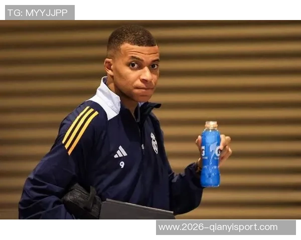 姆巴佩乘私人飞机抵达沙特全力以赴备战西超杯决赛