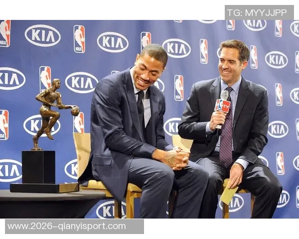 斯波与灰熊助教诺阿拉罗什深入交流球队新体系构想