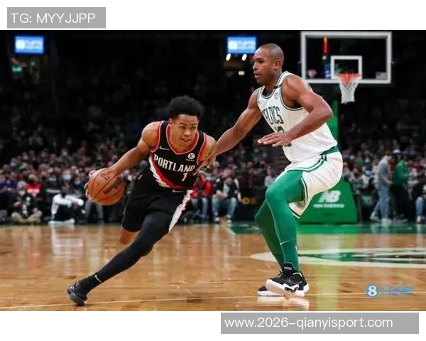 安芬尼西蒙斯女友现场带娃观战颜值如何网友热议