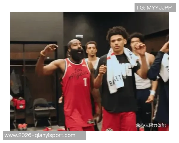 哈登回忆小范甘迪的疯狂举动:更衣柜里的小纸条惊喜不断 哈登回忆小范甘迪的疯狂举动:更衣柜里的小纸条惊喜不断